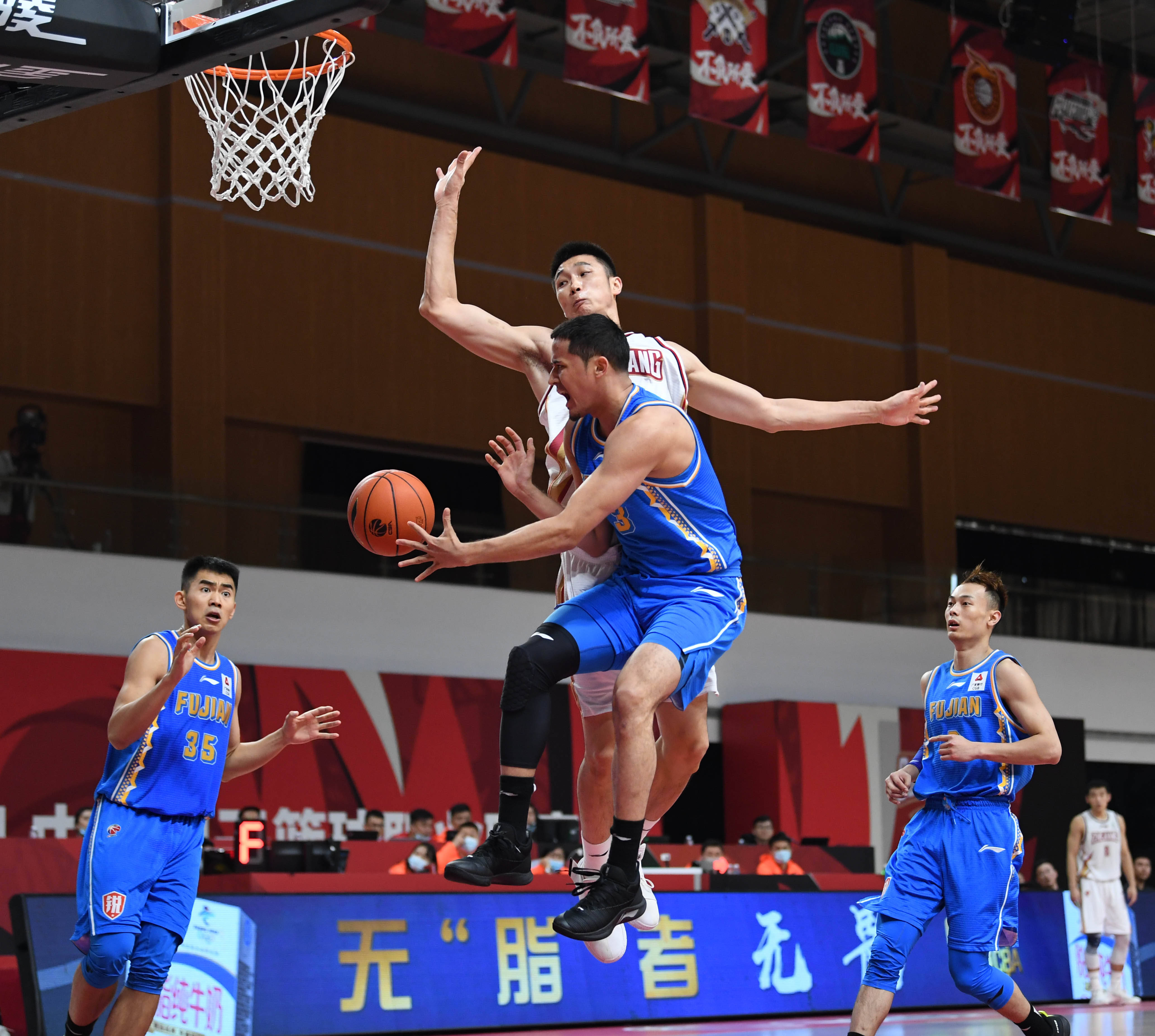 球场安全与 球场安全与